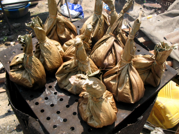 liboke fish stewed in maniok leaves.JPG